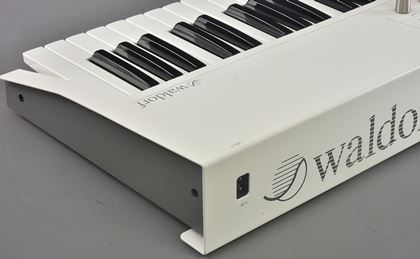 Waldorf-Blofeld keyboard & waves & patches 